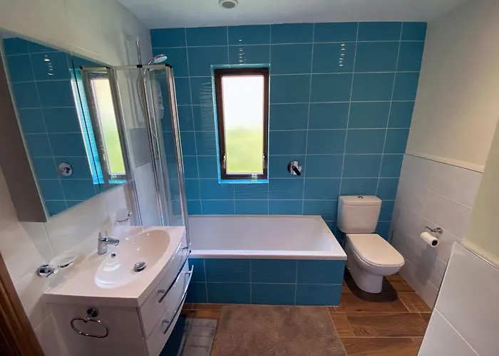 Дом отдыха 4 The Mews Атлон